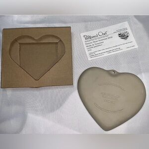 Pampered Chef Valentine’s Beige Patriotic Heart Stoneware Cookie Treats Mold NIB